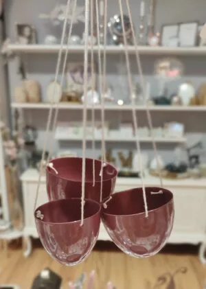 Ein Dekoschalen 3er Set Pflanzenkörbchen Dark Rose von Madleys.