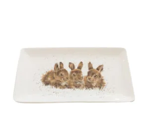 Ein Dekotablett Häschen von Wrendale aus Porzellan 19_7x11_3x1_5cm.