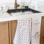 Ein 3er Set GeschirrtücherNatural Happiness von Bastion Collections aus Baumwolle 50x70cm.