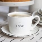 Eine Kaffeetasse Pure Love von Bastion Collections aus Keramik 300ml.