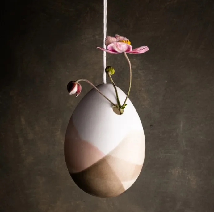 Eine Hängevase Erwin Flow Ei von Klatt Objects 6x8x6cm.