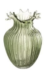 Transparente Glasvase mit wellenförmigem Rand, kunstvoll gestaltet.